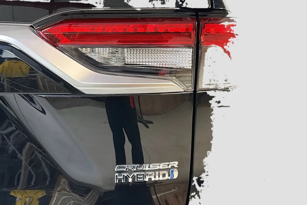 2024 Toyota RAV4 Gallery Image 9