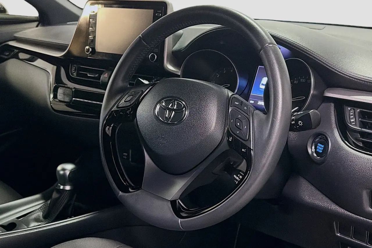 2021 Toyota C-HR Gallery Image 13