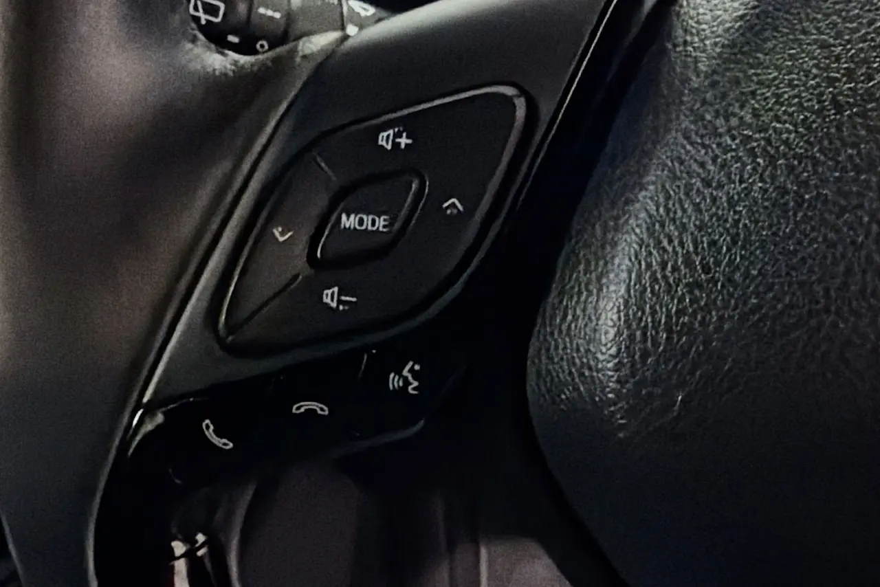 2021 Toyota C-HR Gallery Image 18