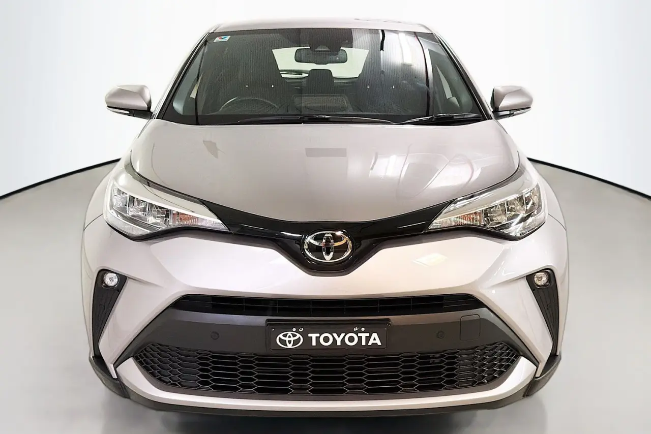 2021 Toyota C-HR Gallery Image 2