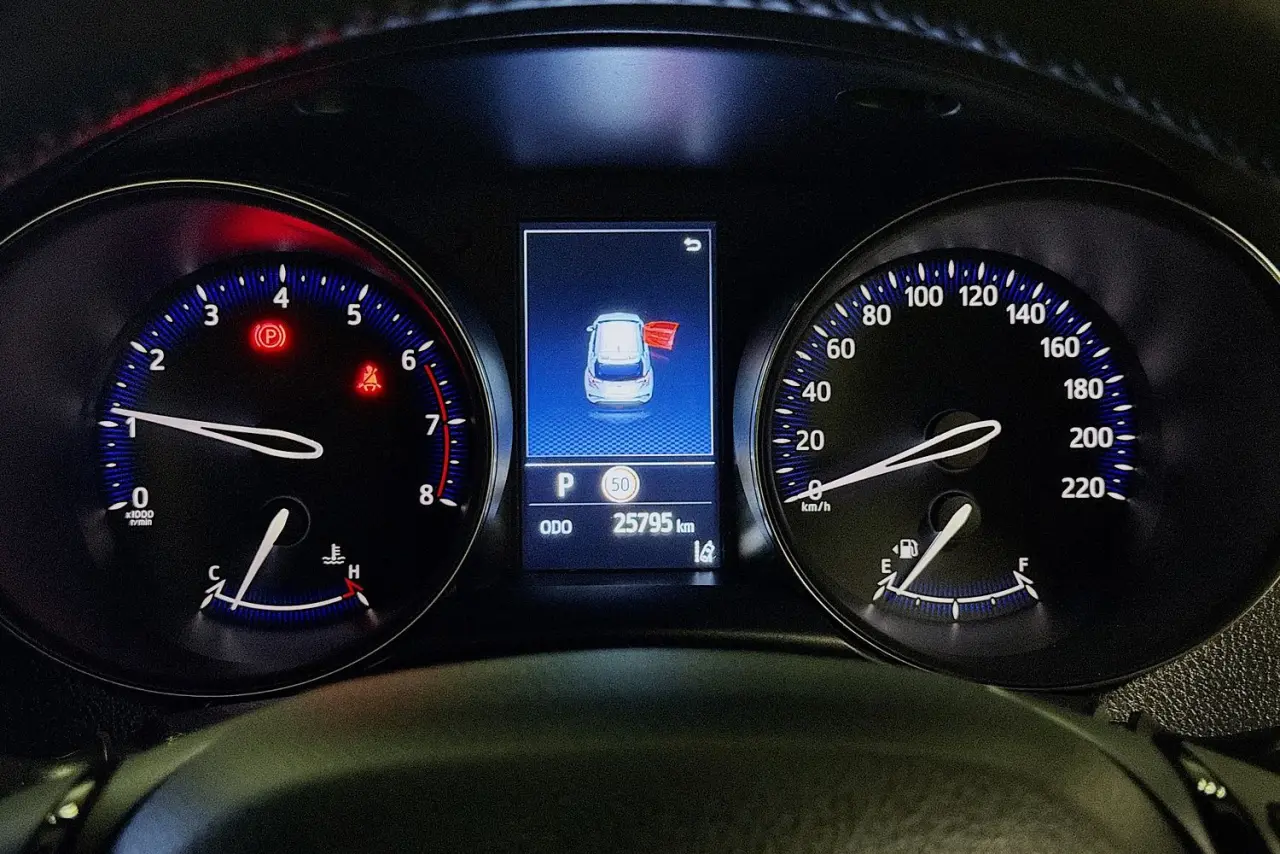 2021 Toyota C-HR Gallery Image 21