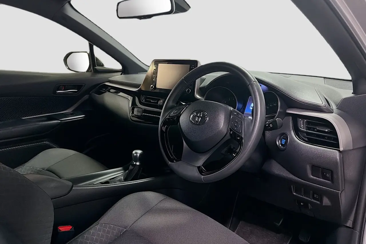 2021 Toyota C-HR Gallery Image 22