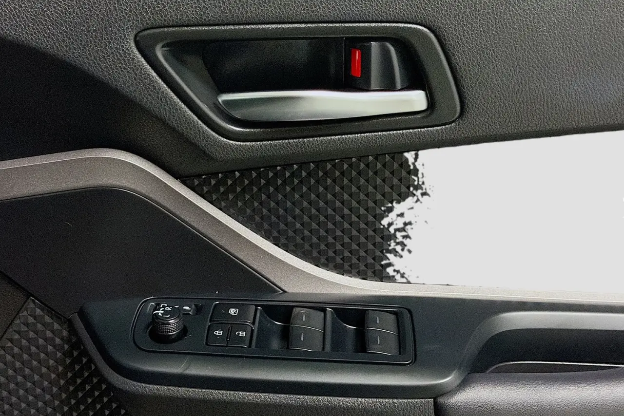 2021 Toyota C-HR Gallery Image 23