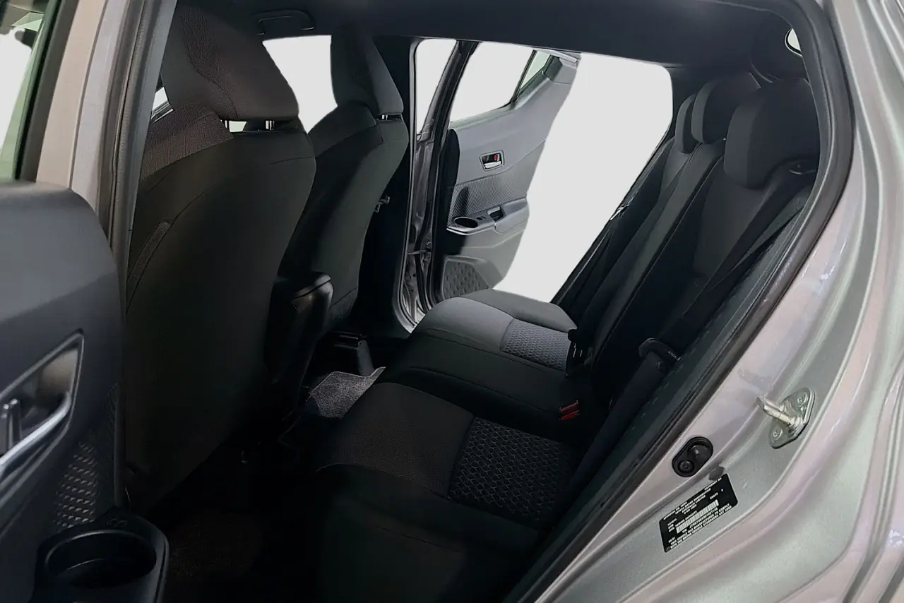 2021 Toyota C-HR Gallery Image 25