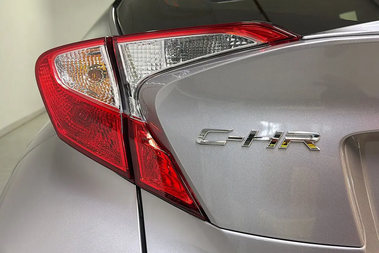 2021 Toyota C-HR Gallery Image 8