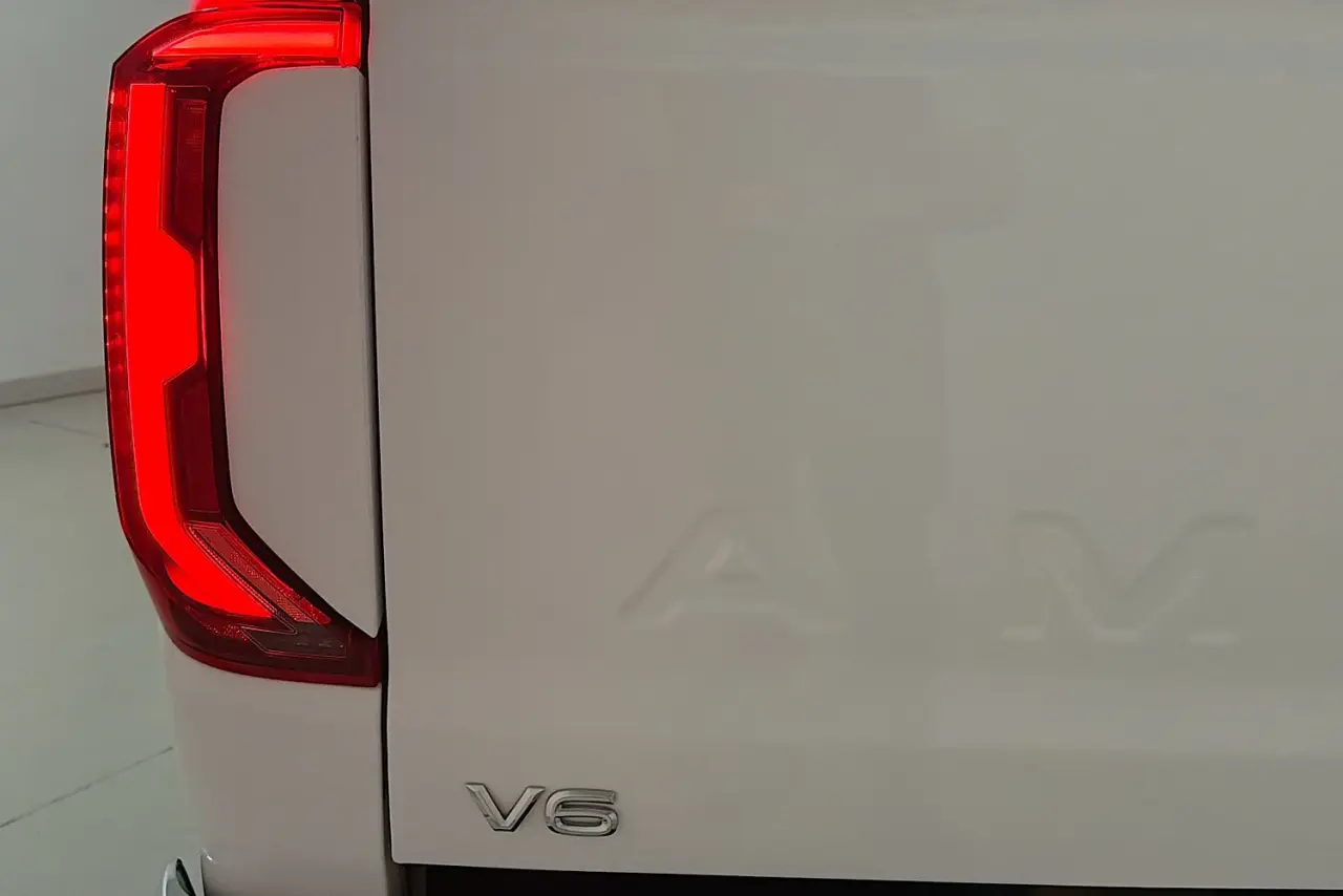 2023 Volkswagen Amarok Gallery Image 9