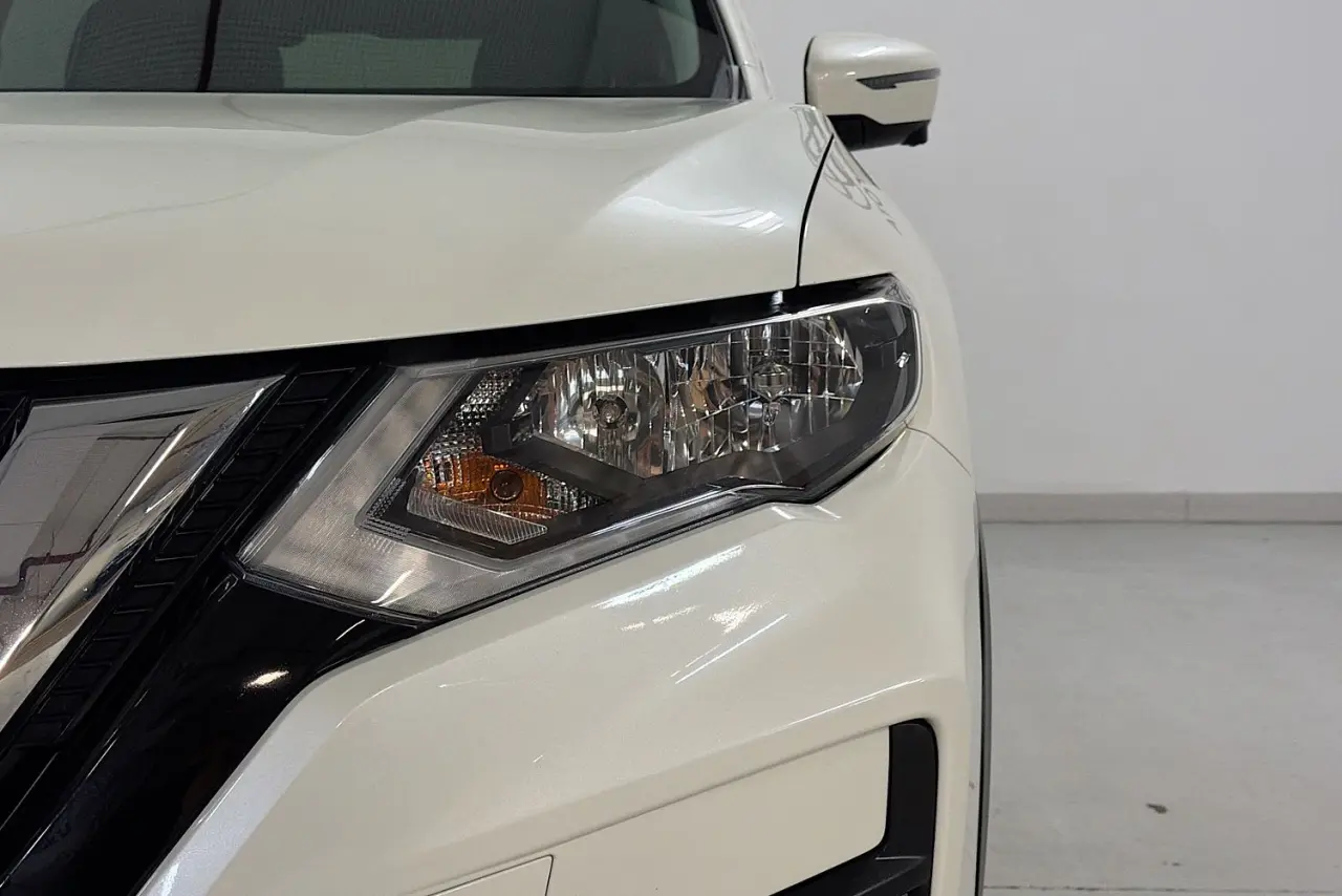 2021 Nissan X-TRAIL Gallery Image 3