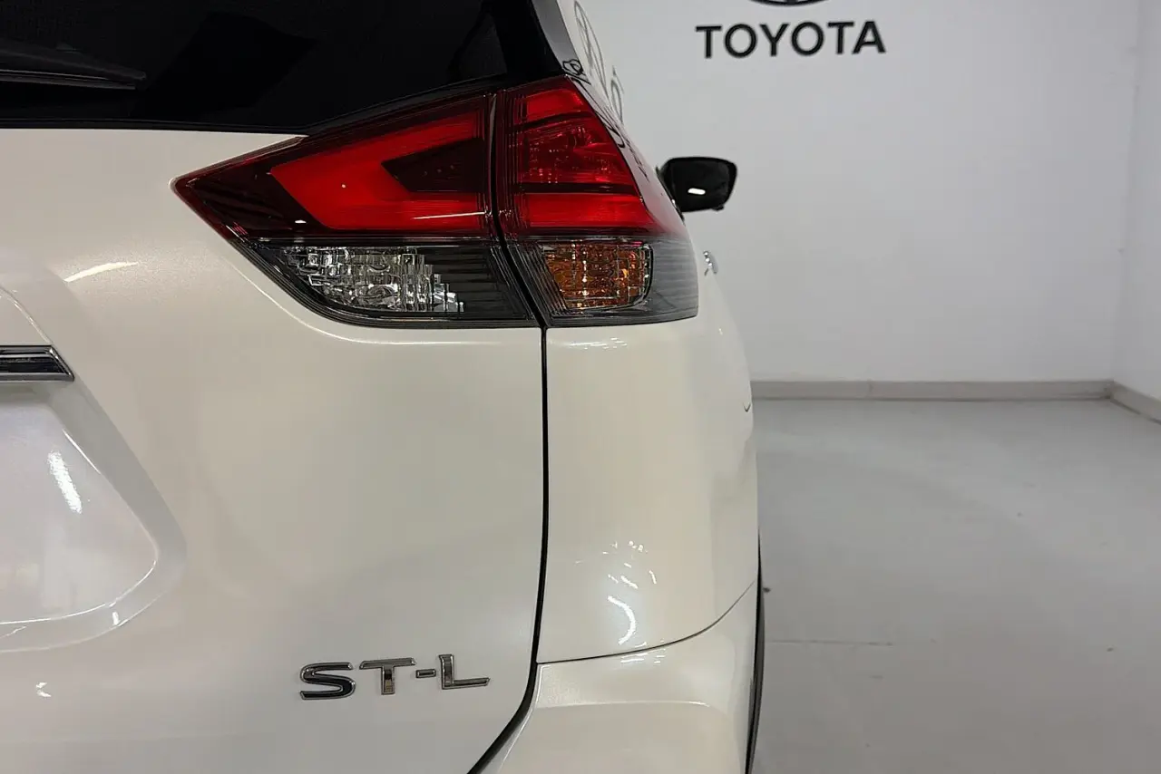 2021 Nissan X-TRAIL Gallery Image 9