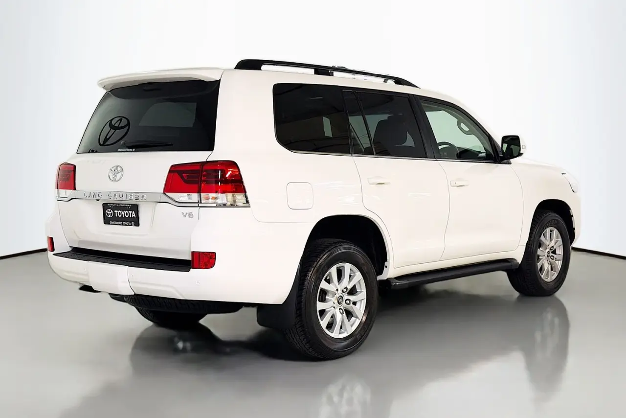2019 Toyota Landcruiser Gallery Image 10