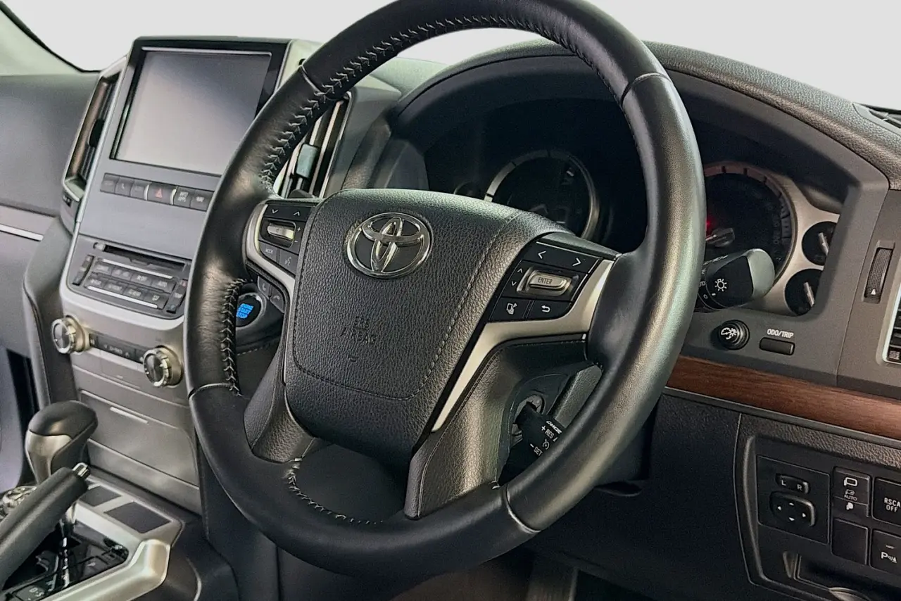 2019 Toyota Landcruiser Gallery Image 14