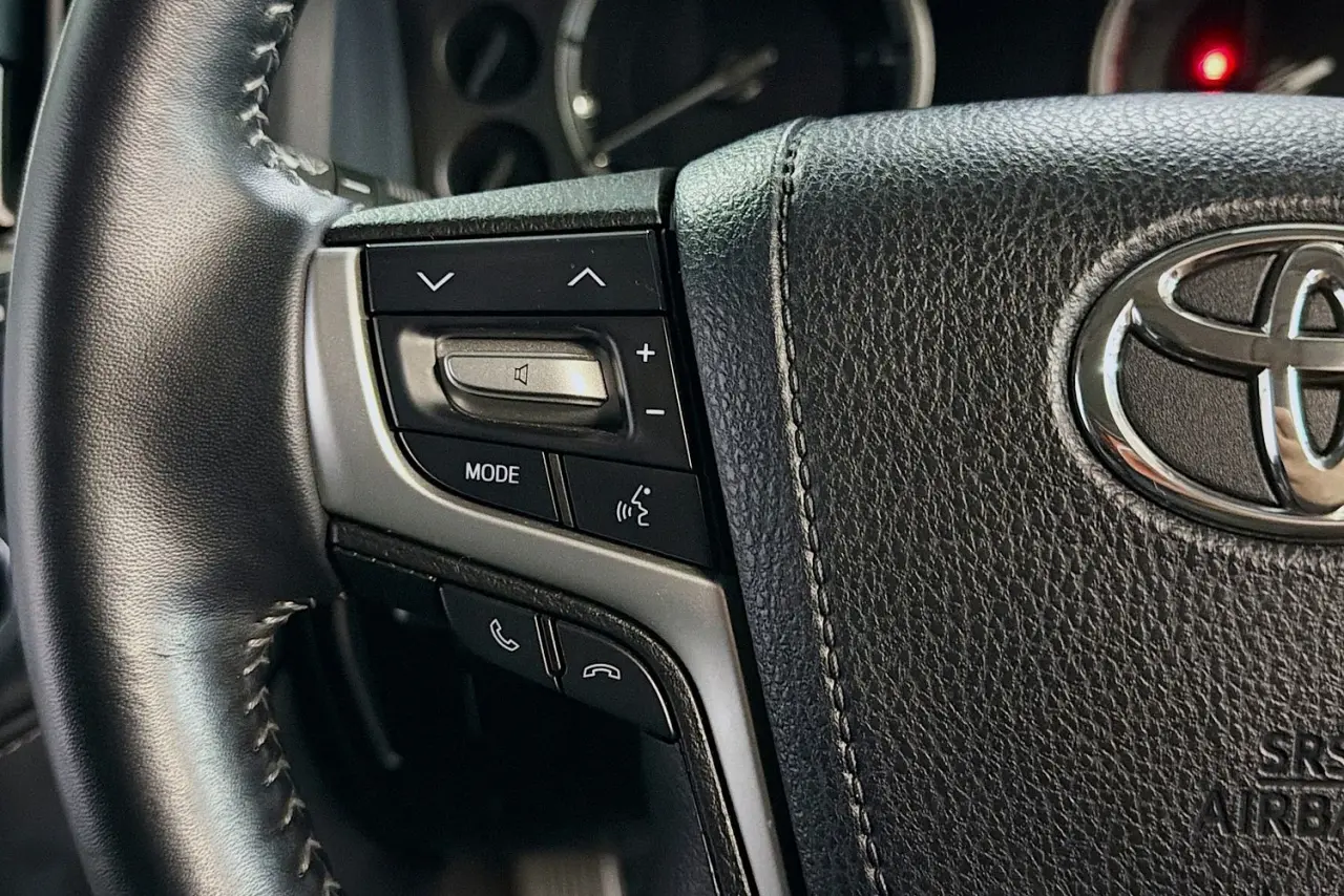 2019 Toyota Landcruiser Gallery Image 19