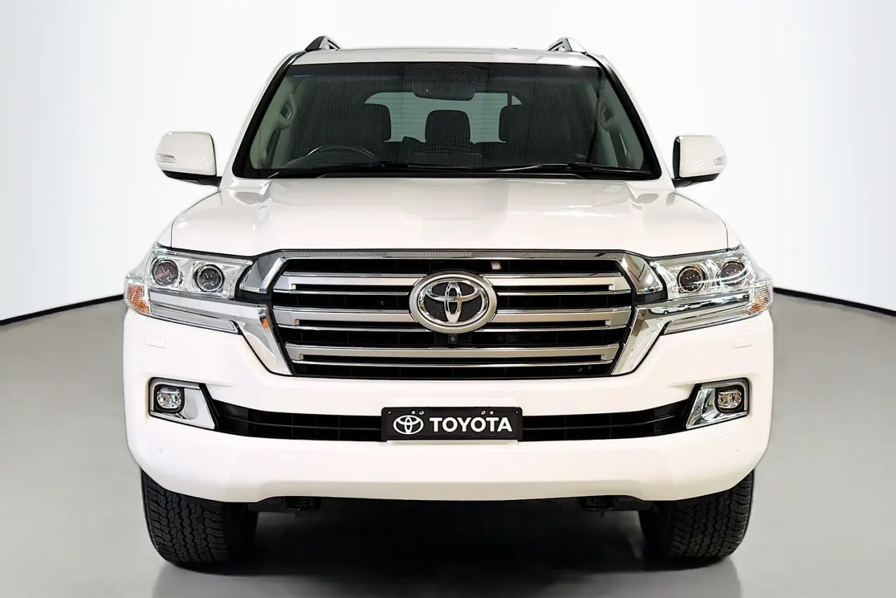 2019 Toyota Landcruiser Gallery Image 2