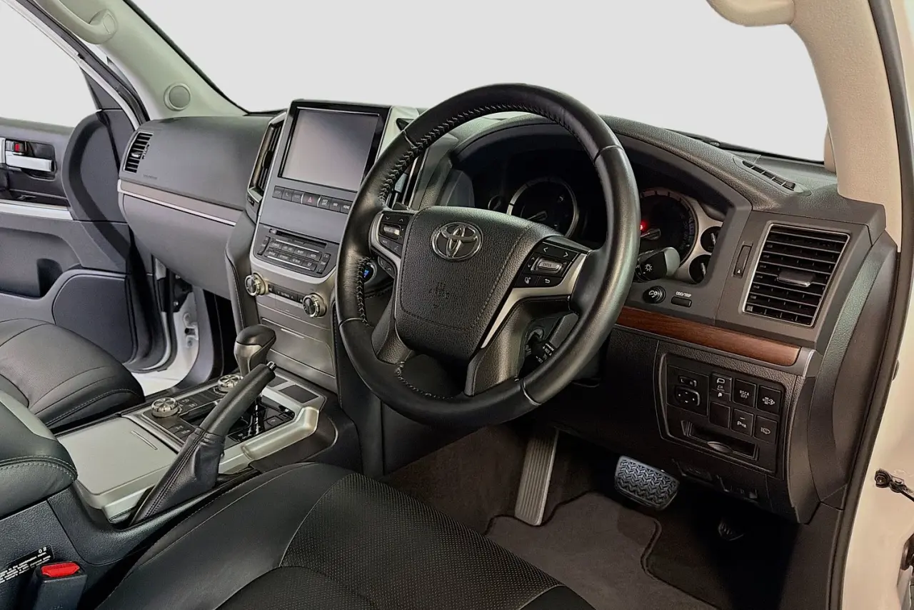 2019 Toyota Landcruiser Gallery Image 23