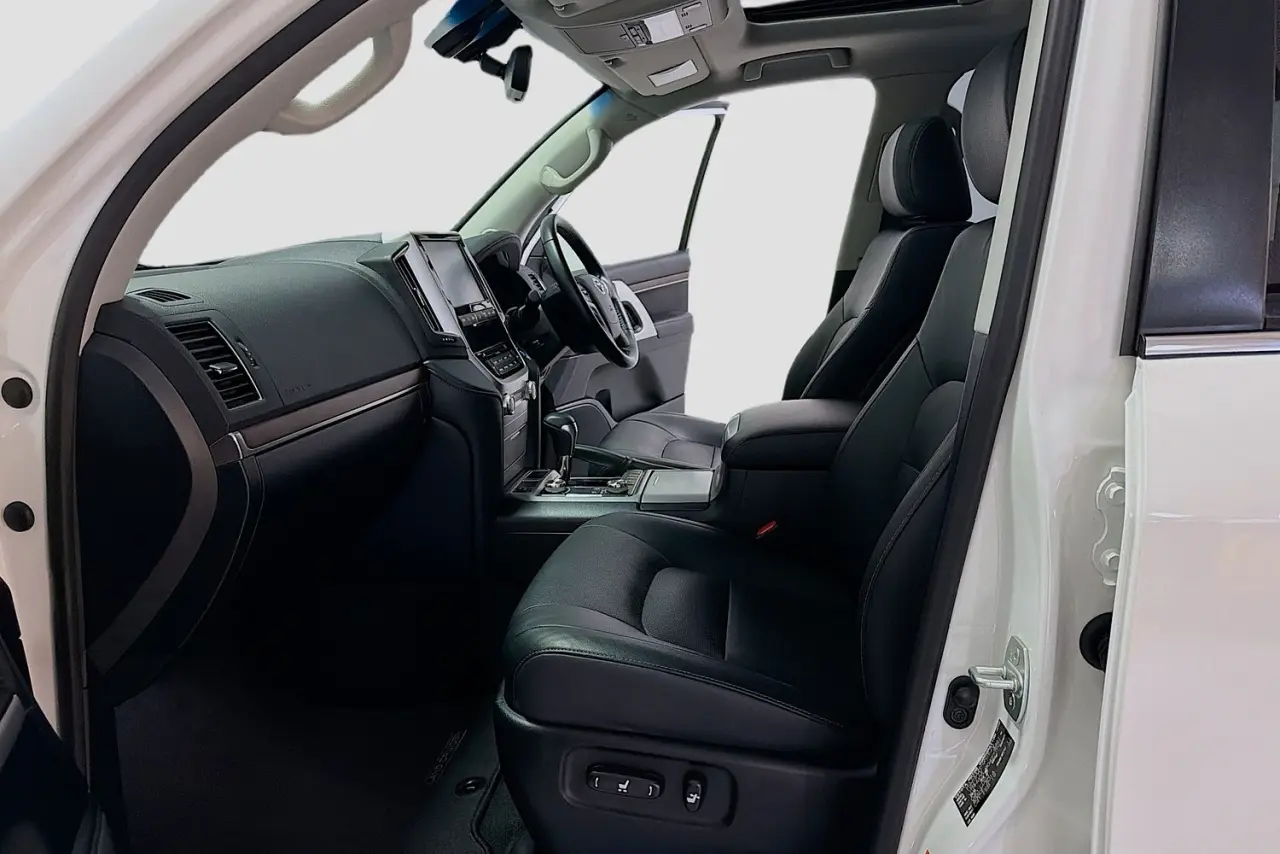 2019 Toyota Landcruiser Gallery Image 25