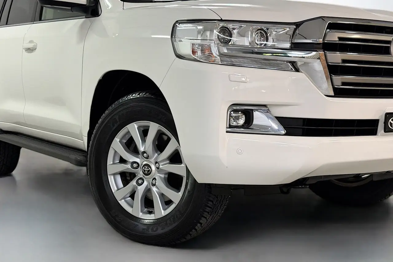2019 Toyota Landcruiser Gallery Image 28