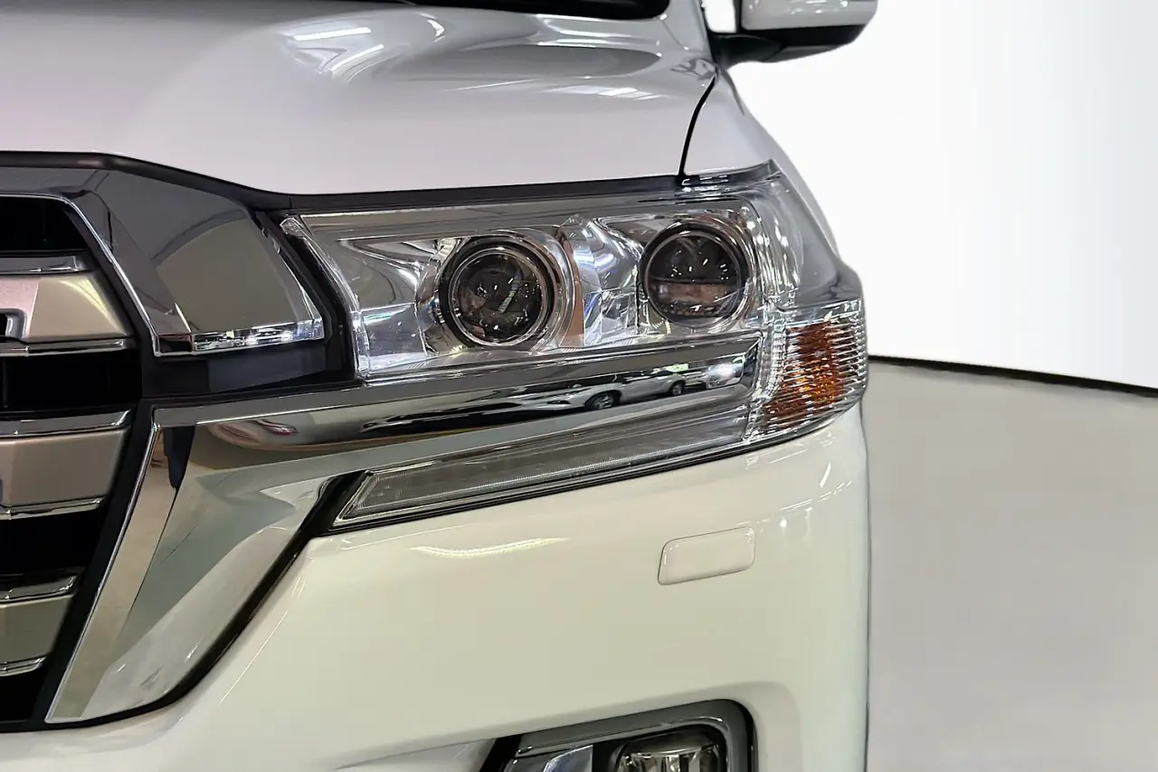 2019 Toyota Landcruiser Gallery Image 3