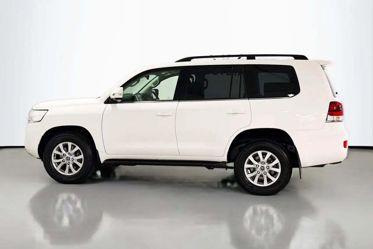 2019 Toyota Landcruiser Gallery Image 5