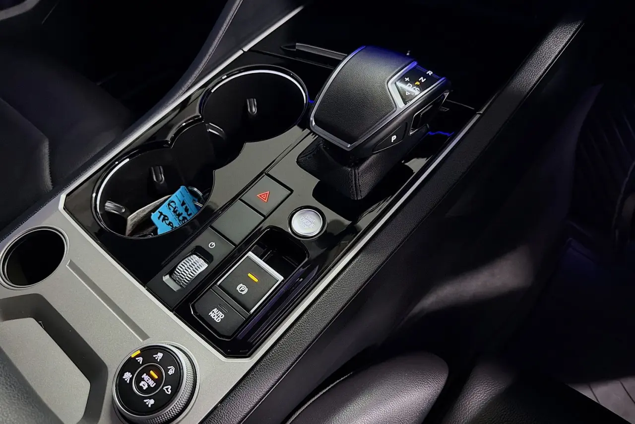 2022 Volkswagen Touareg Gallery Image 16