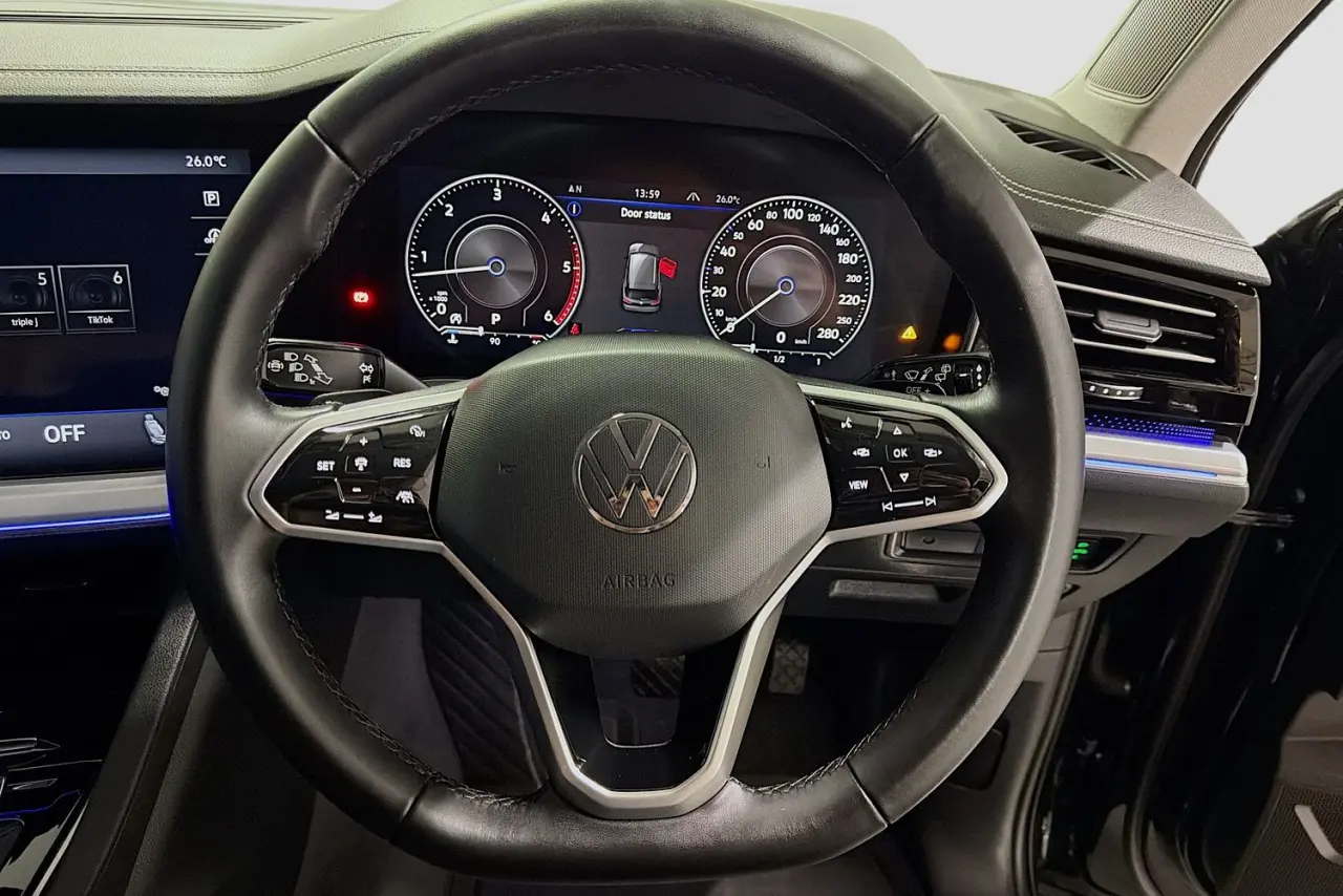 2022 Volkswagen Touareg Gallery Image 19