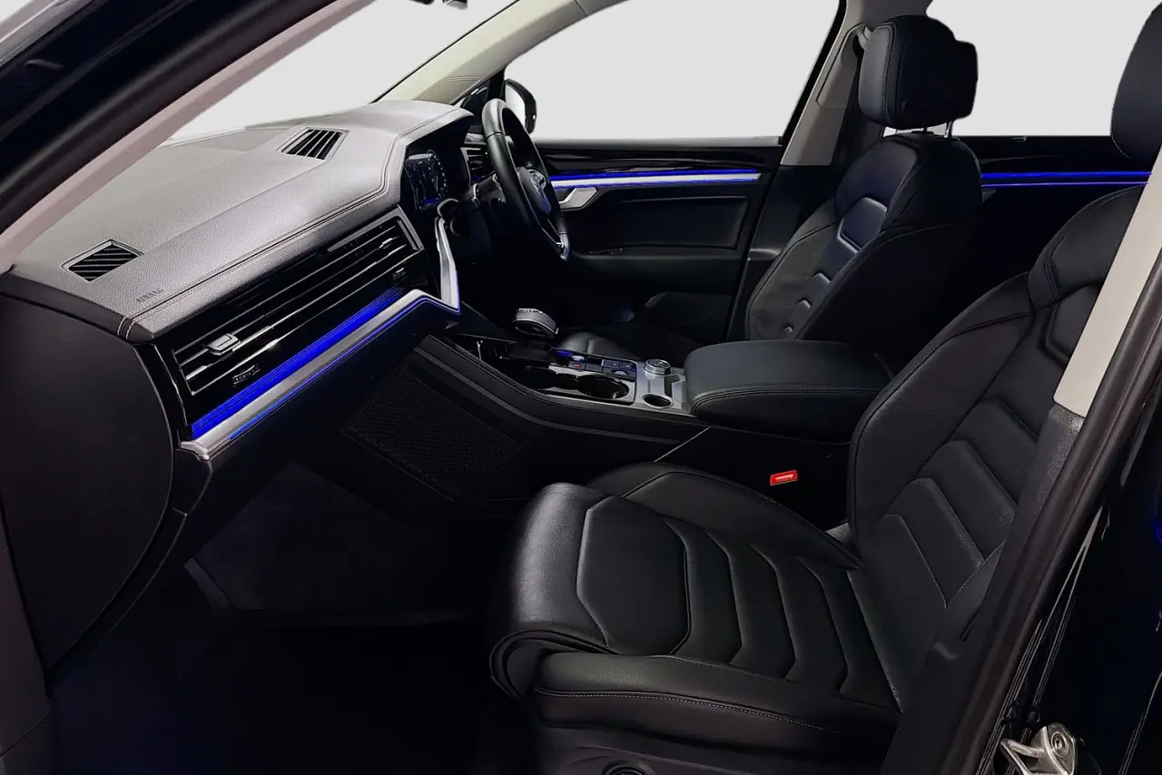 2022 Volkswagen Touareg Gallery Image 23