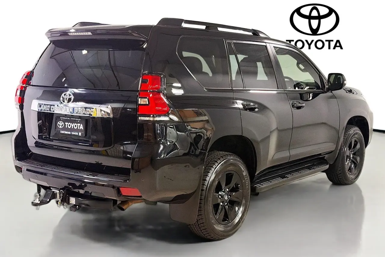 2022 Toyota Landcruiser Prado Gallery Image 10