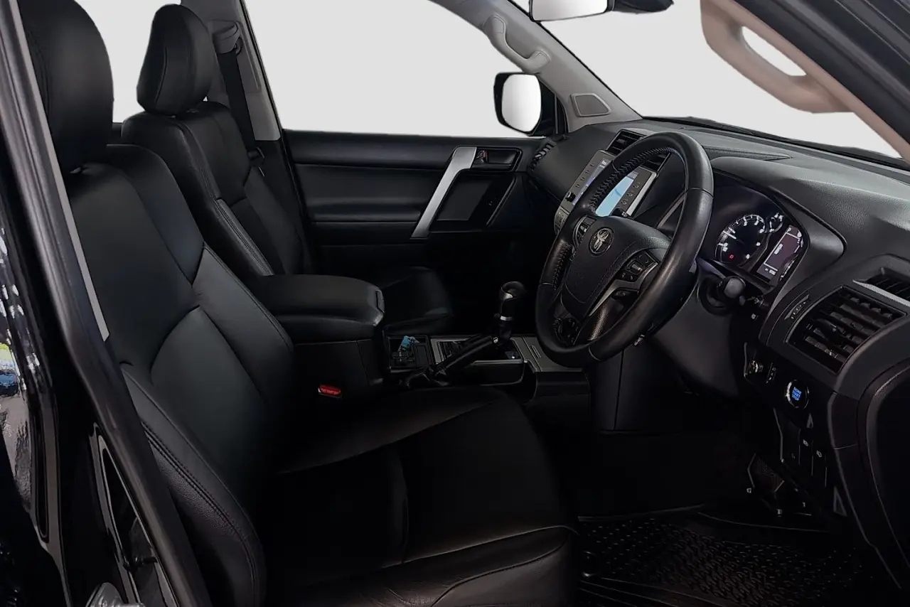 2022 Toyota Landcruiser Prado Gallery Image 12