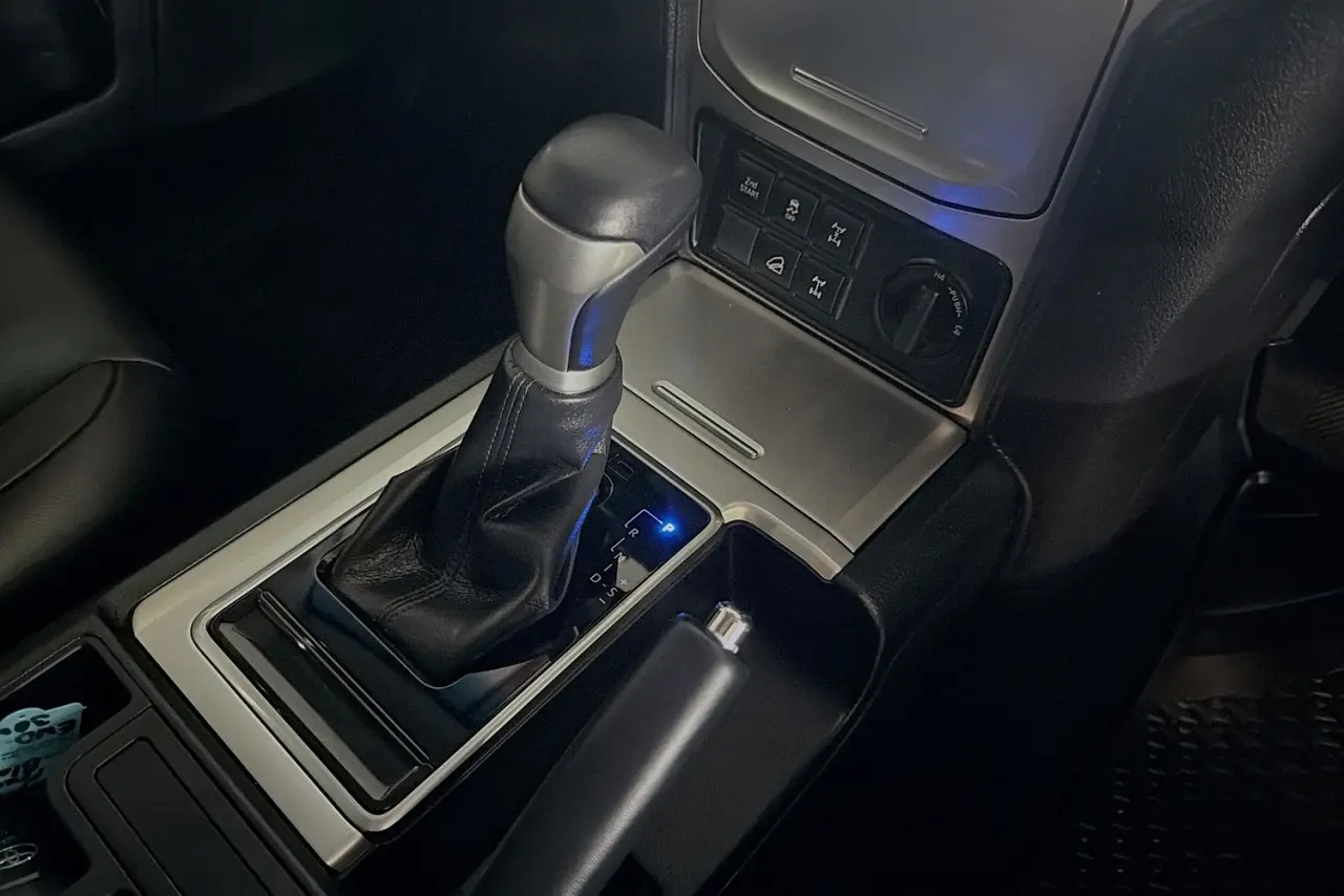 2022 Toyota Landcruiser Prado Gallery Image 17