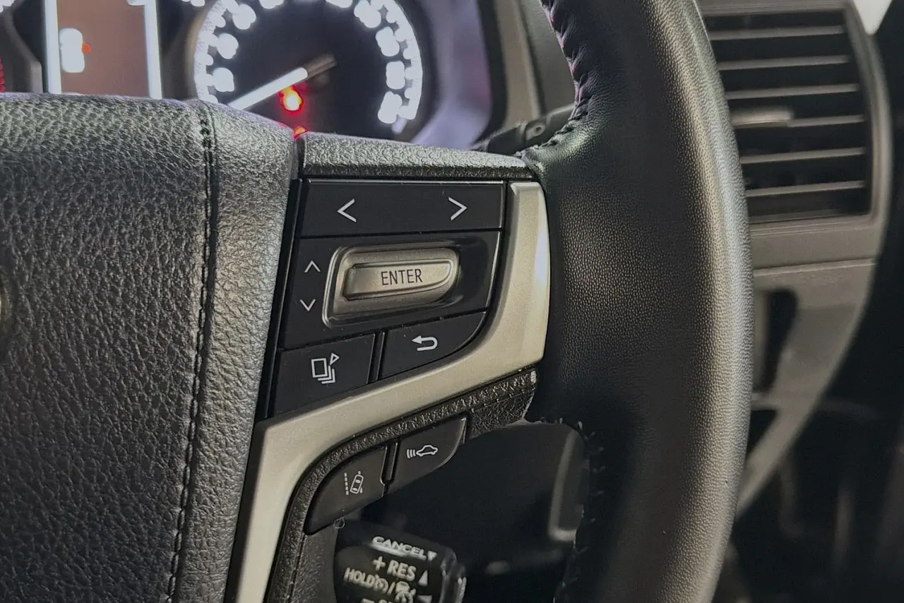 2022 Toyota Landcruiser Prado Gallery Image 19