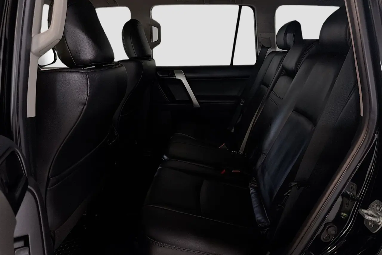 2022 Toyota Landcruiser Prado Gallery Image 25