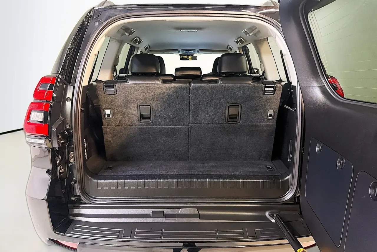 2022 Toyota Landcruiser Prado Gallery Image 26