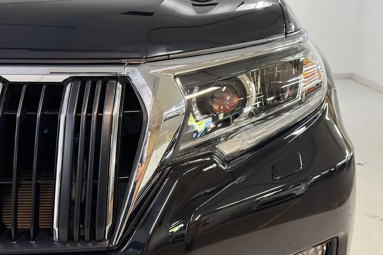 2022 Toyota Landcruiser Prado Gallery Image 3