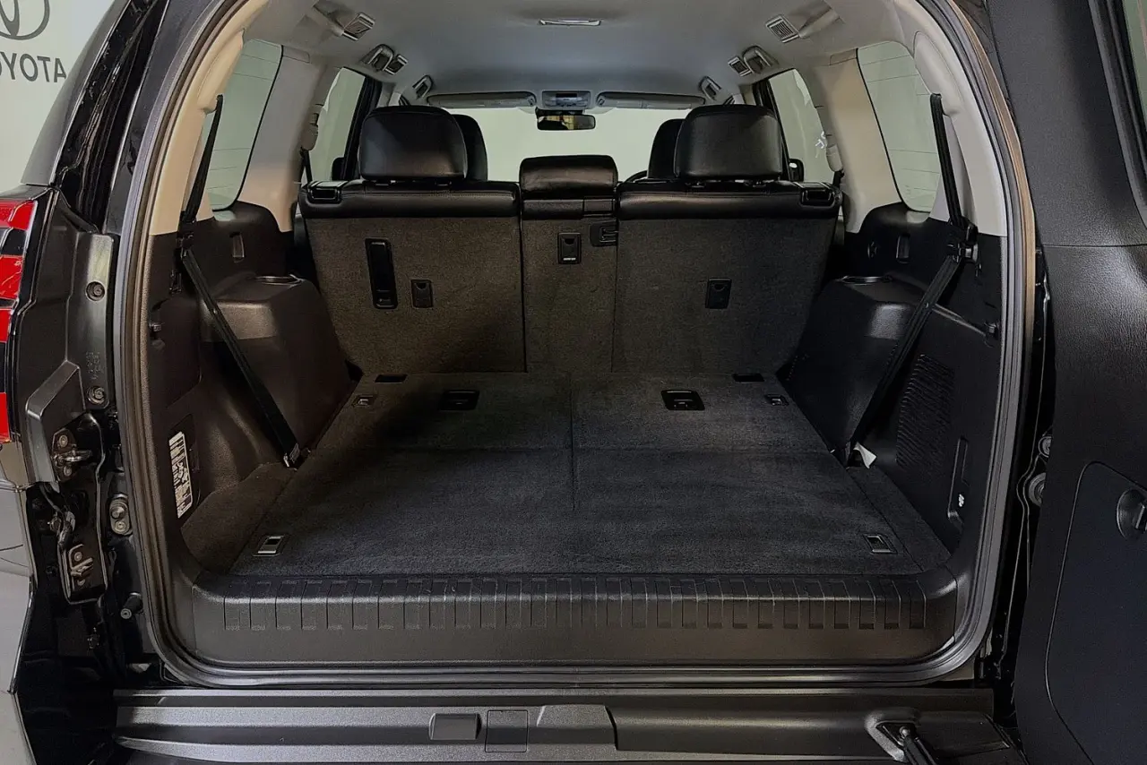 2022 Toyota Landcruiser Prado Gallery Image 31