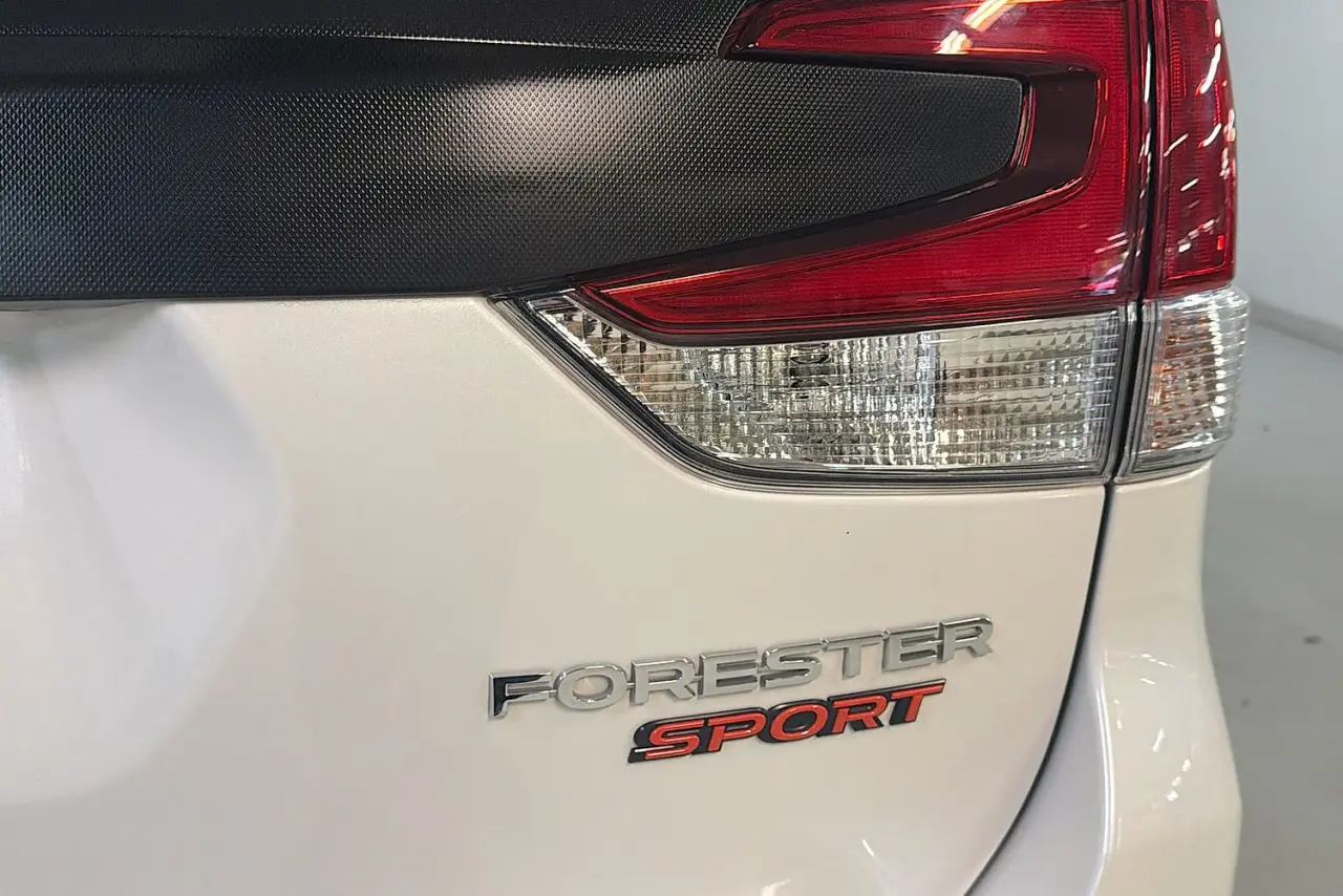 2021 Subaru Forester Gallery Image 9