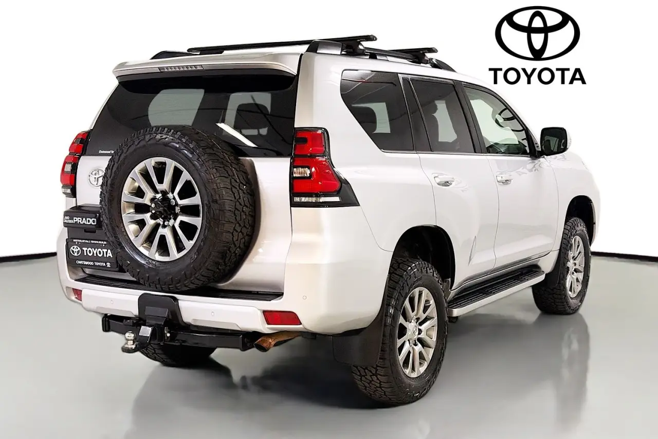 2019 Toyota Landcruiser Prado Gallery Image 10