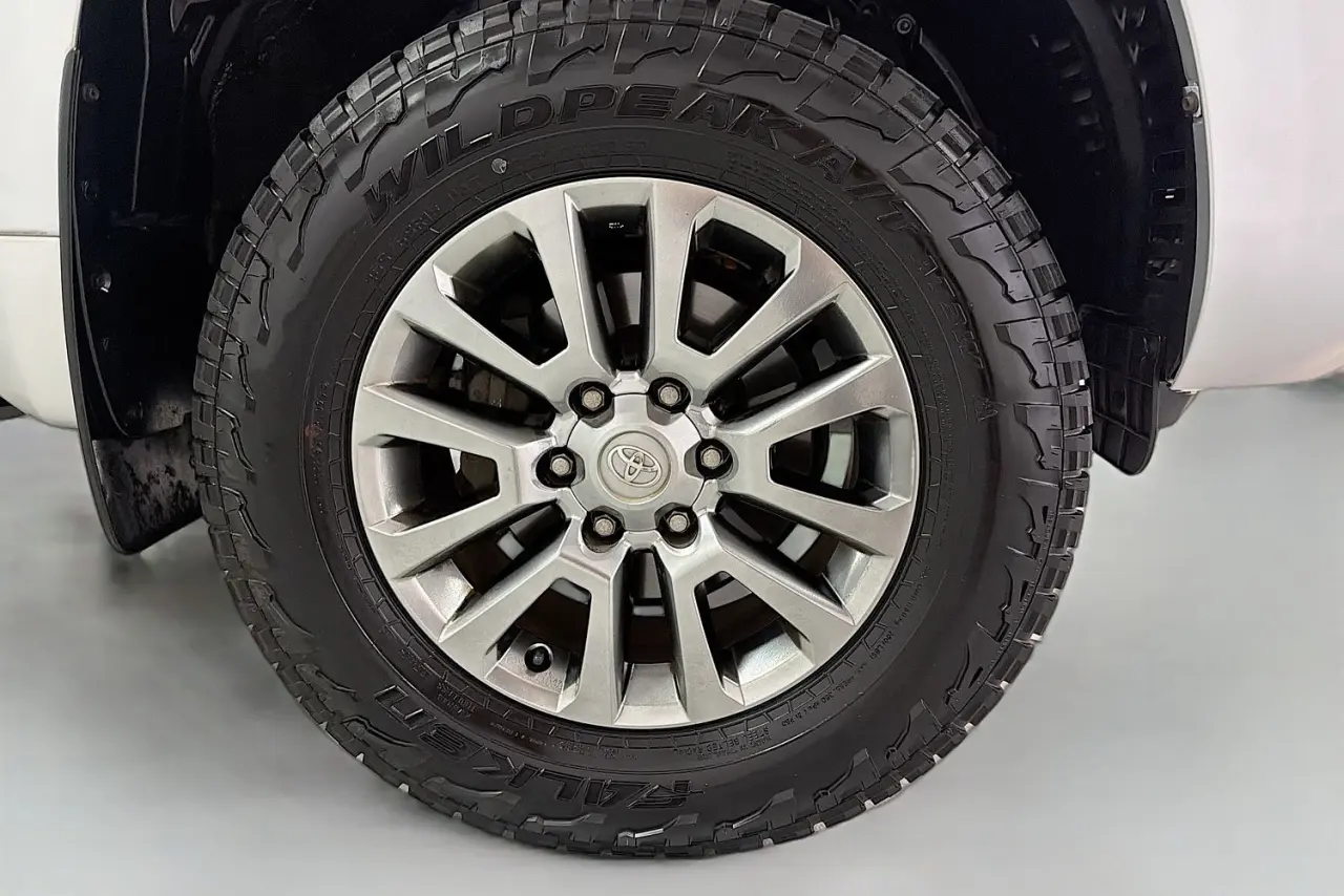 2019 Toyota Landcruiser Prado Gallery Image 28