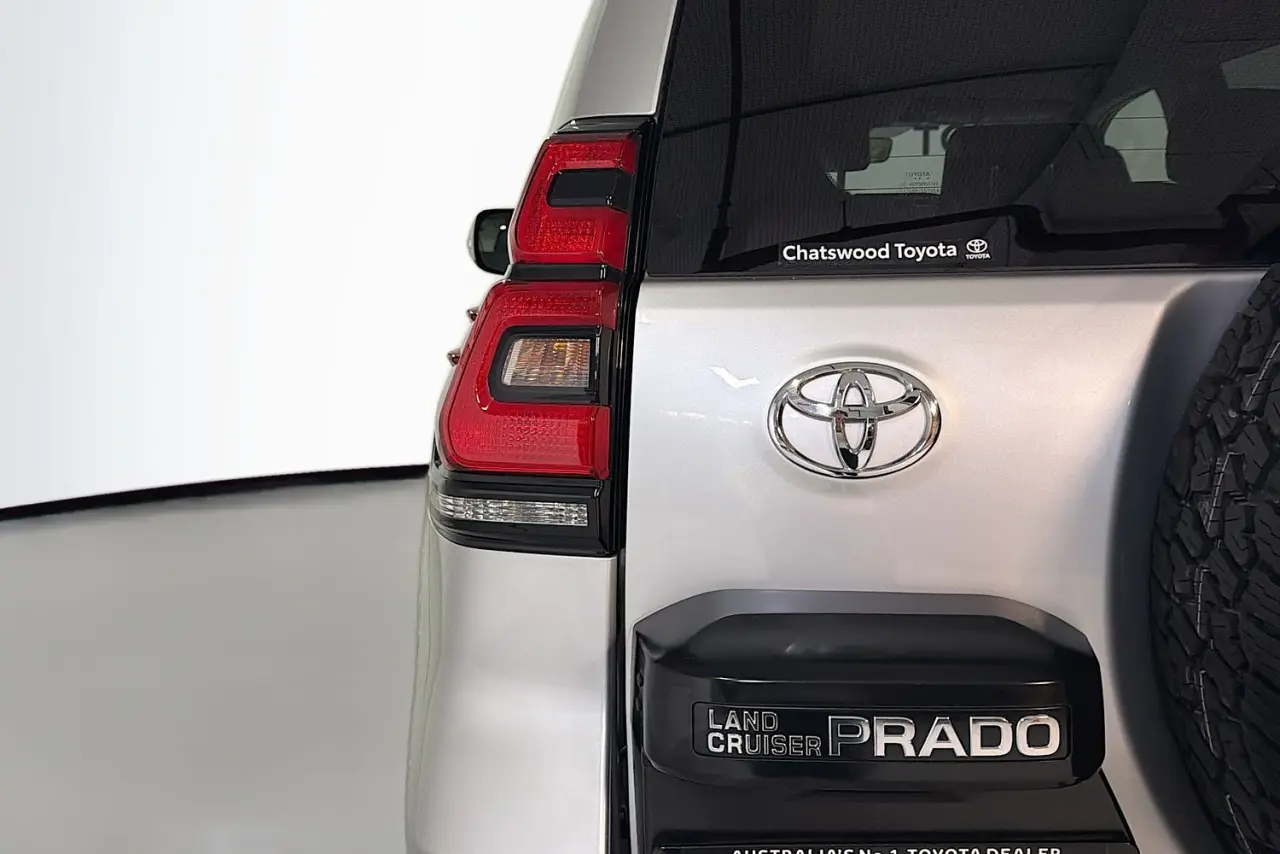 2019 Toyota Landcruiser Prado Gallery Image 8