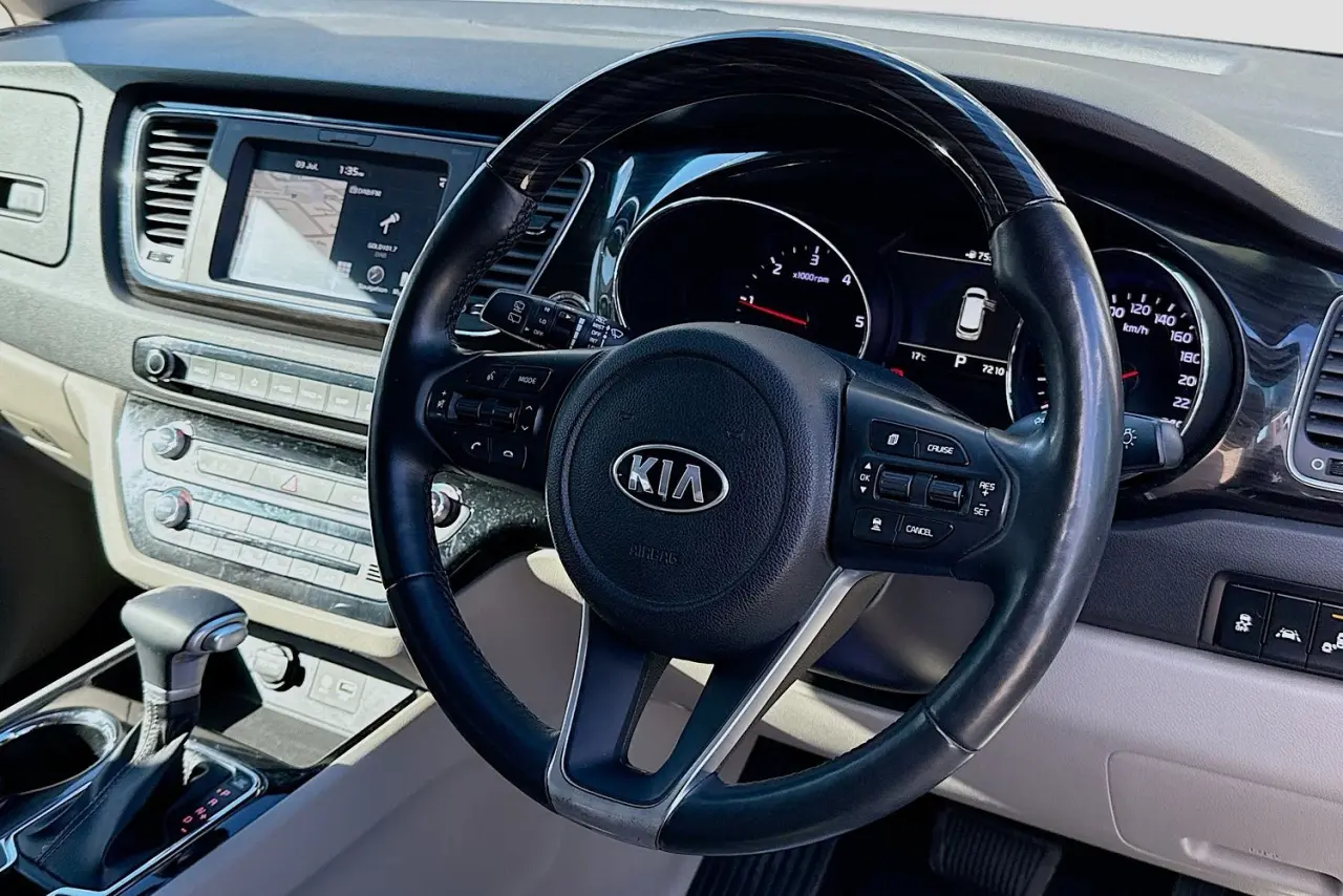 2020 Kia Carnival Gallery Image 13