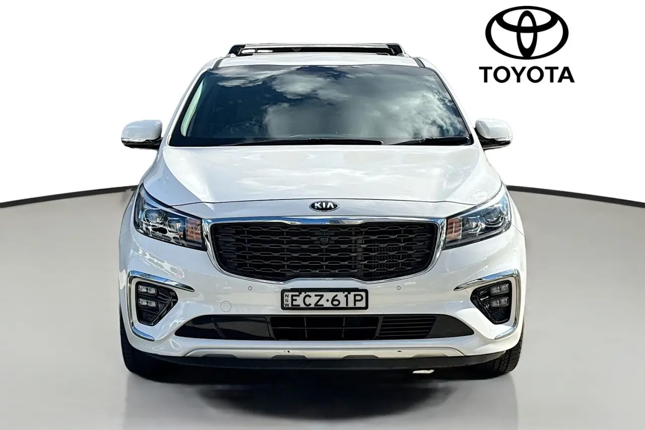 2020 Kia Carnival Gallery Image 2