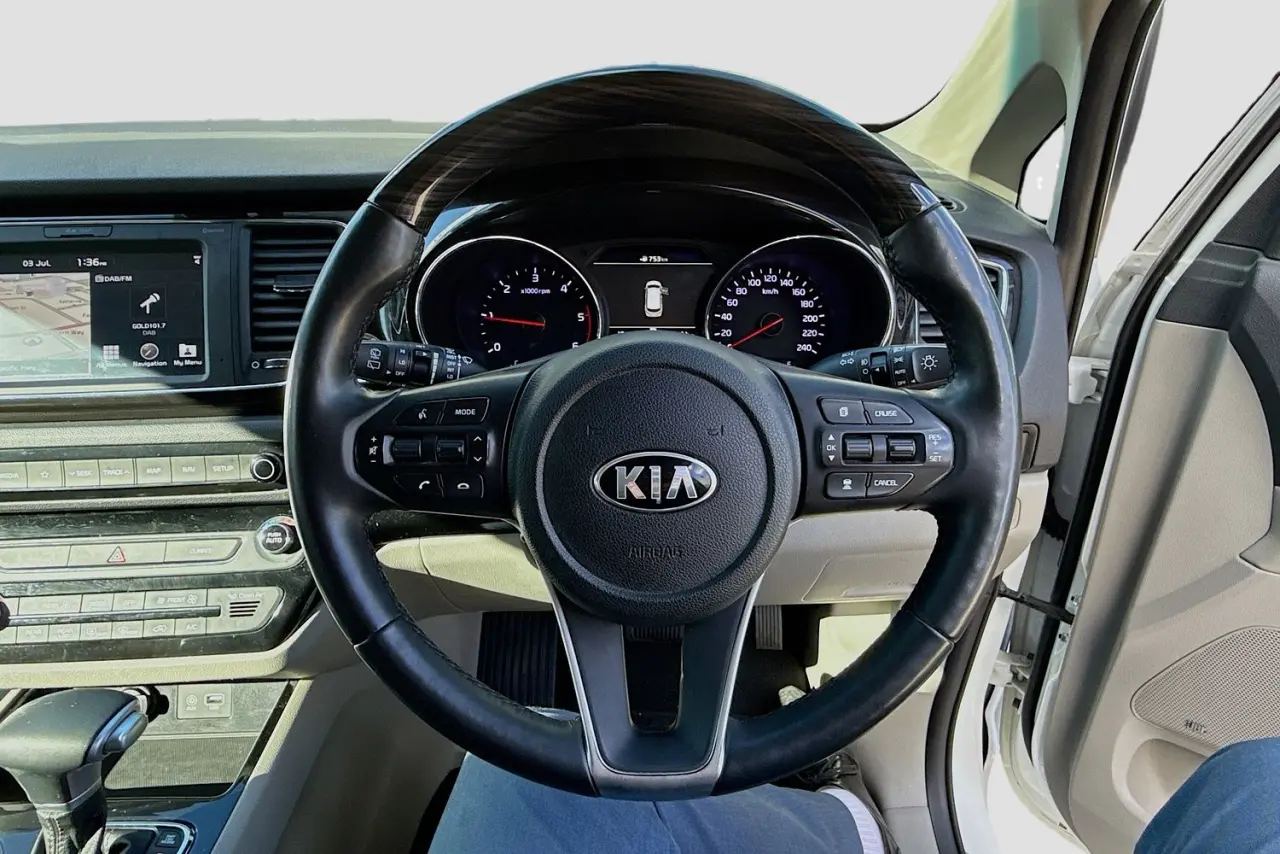 2020 Kia Carnival Gallery Image 20