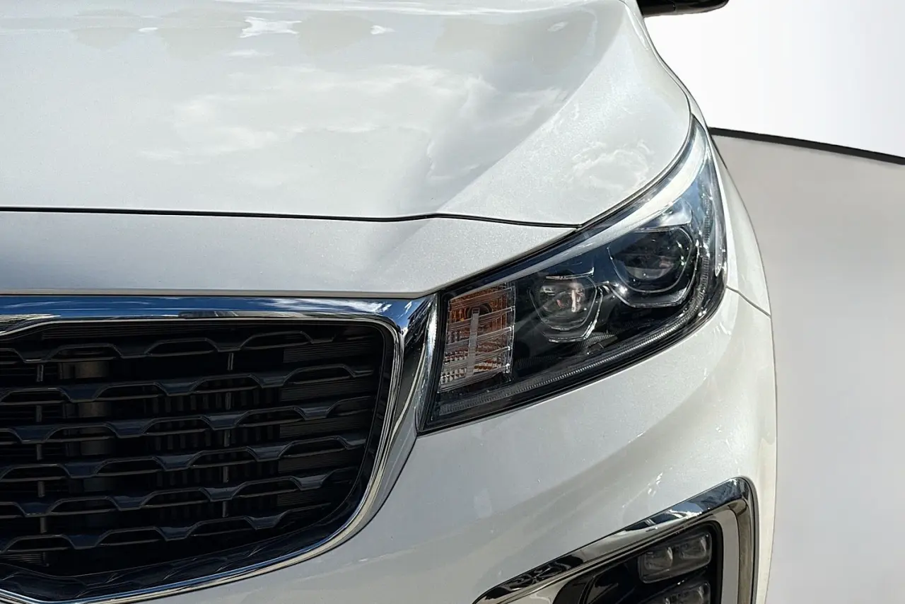 2020 Kia Carnival Gallery Image 3