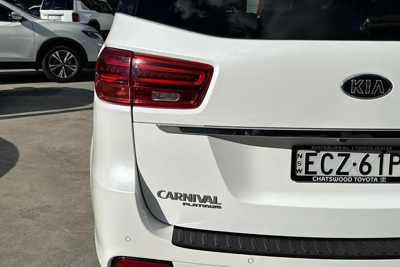 2020 Kia Carnival Gallery Image 8