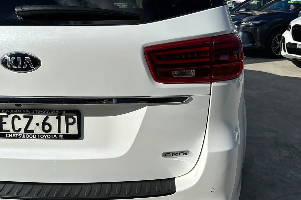 2020 Kia Carnival Gallery Image 9