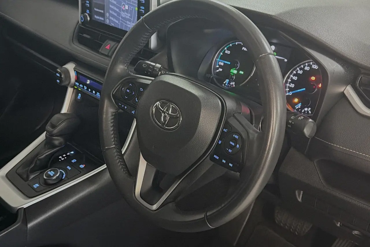 2022 Toyota RAV4 Gallery Image 13