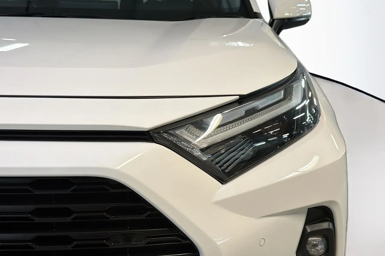 2022 Toyota RAV4 Gallery Image 3