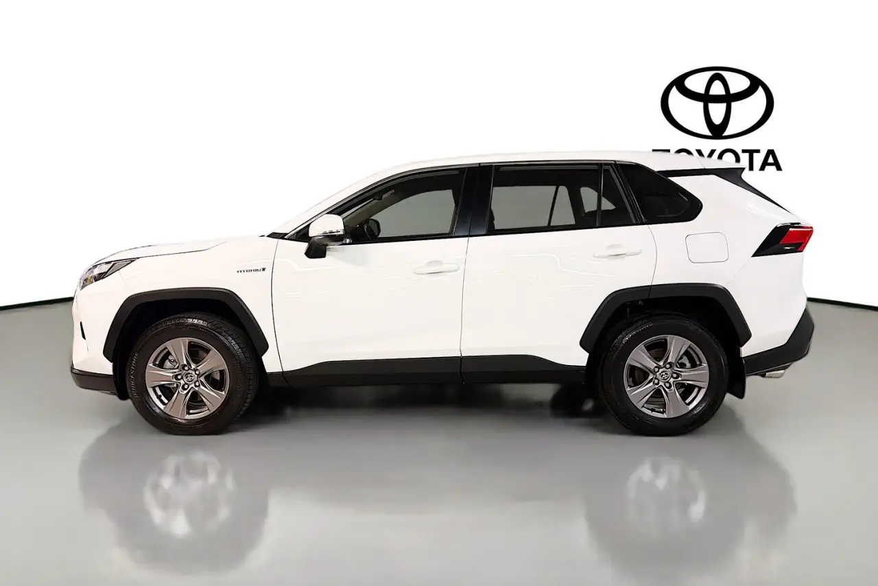 2022 Toyota RAV4 Gallery Image 5