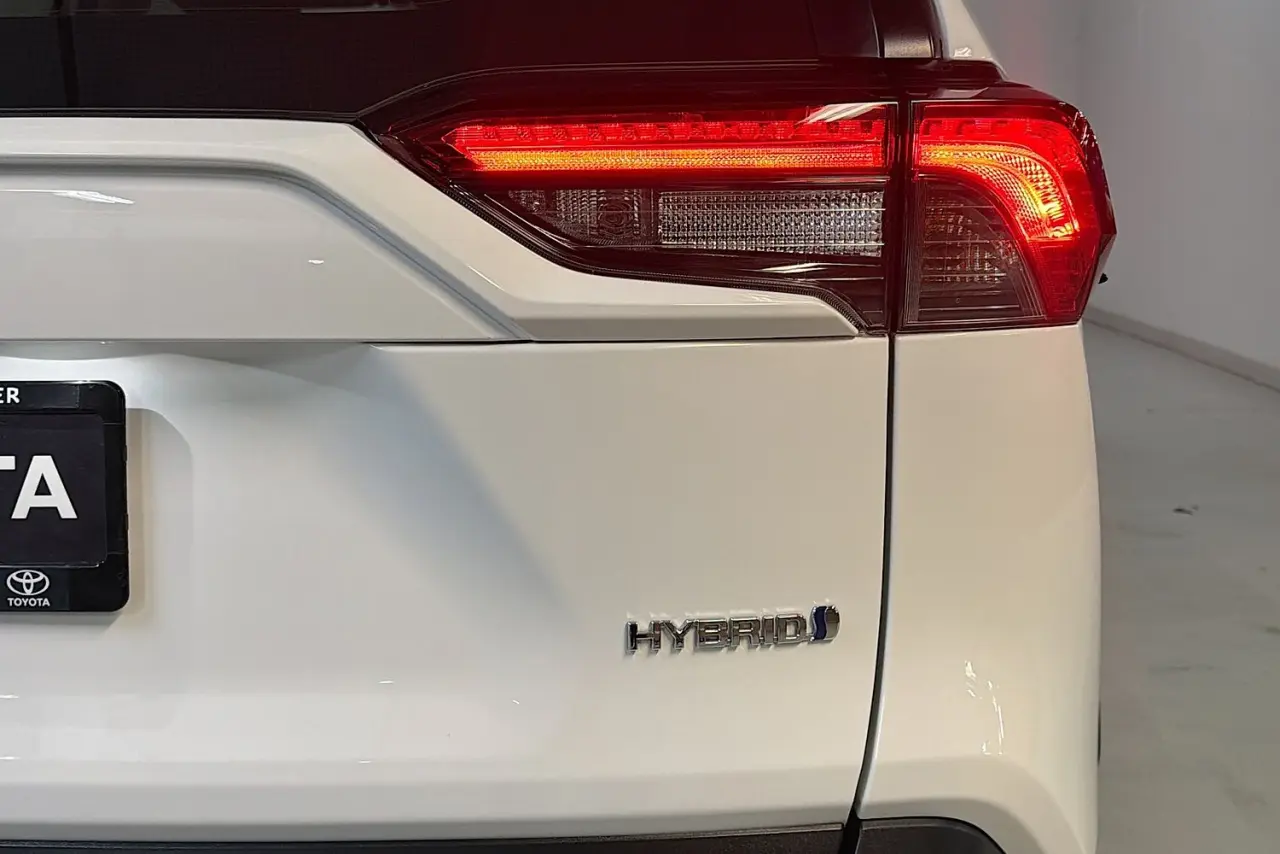 2022 Toyota RAV4 Gallery Image 9