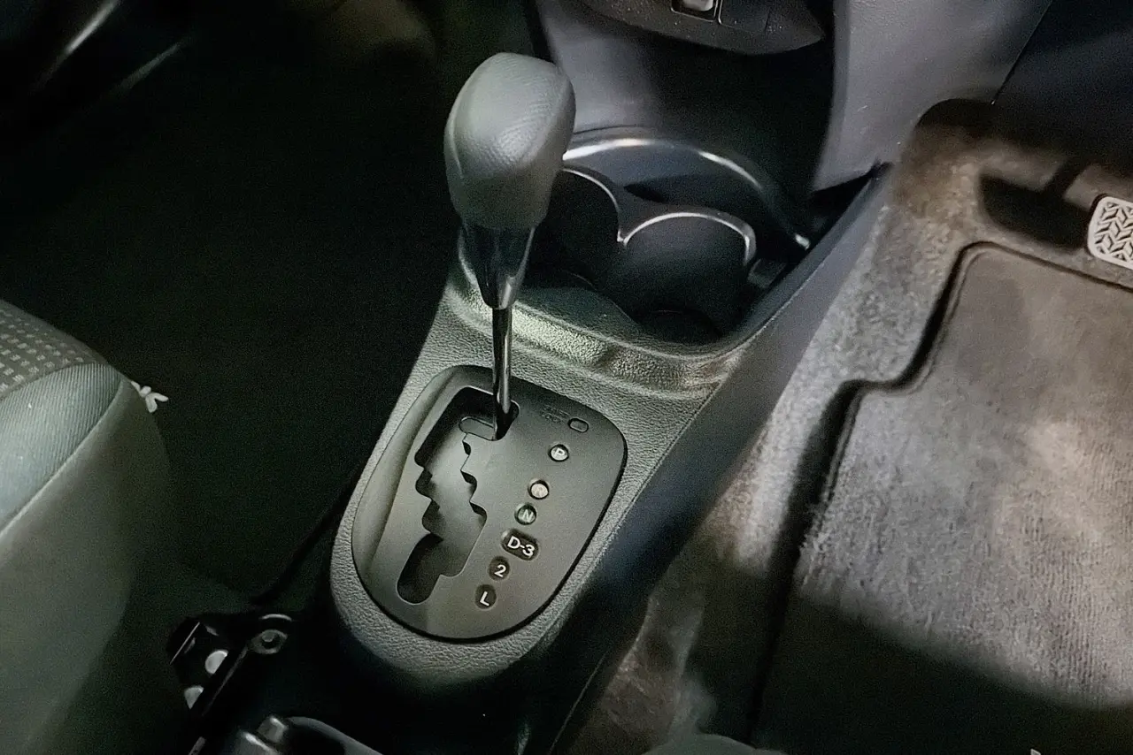 2018 Toyota Yaris Gallery Image 16