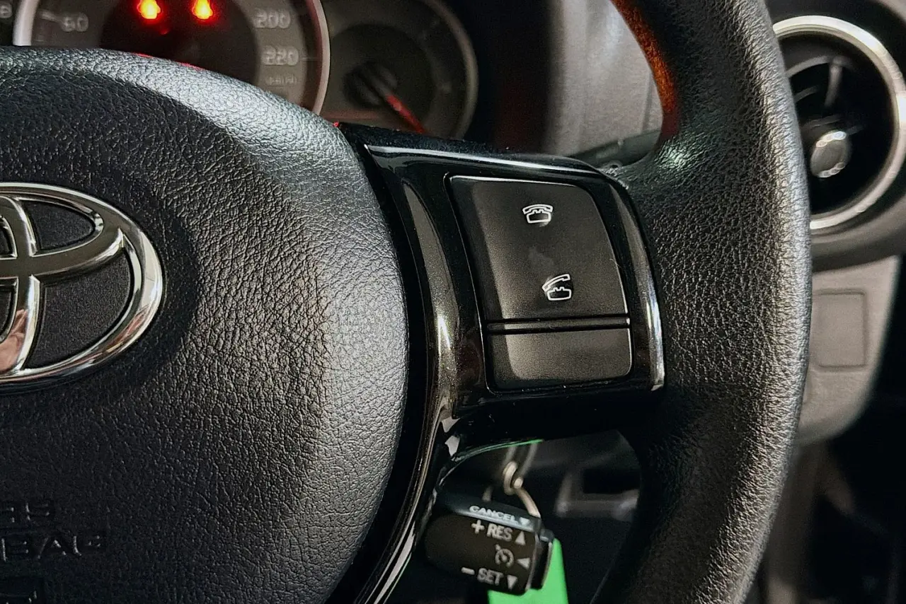 2018 Toyota Yaris Gallery Image 18