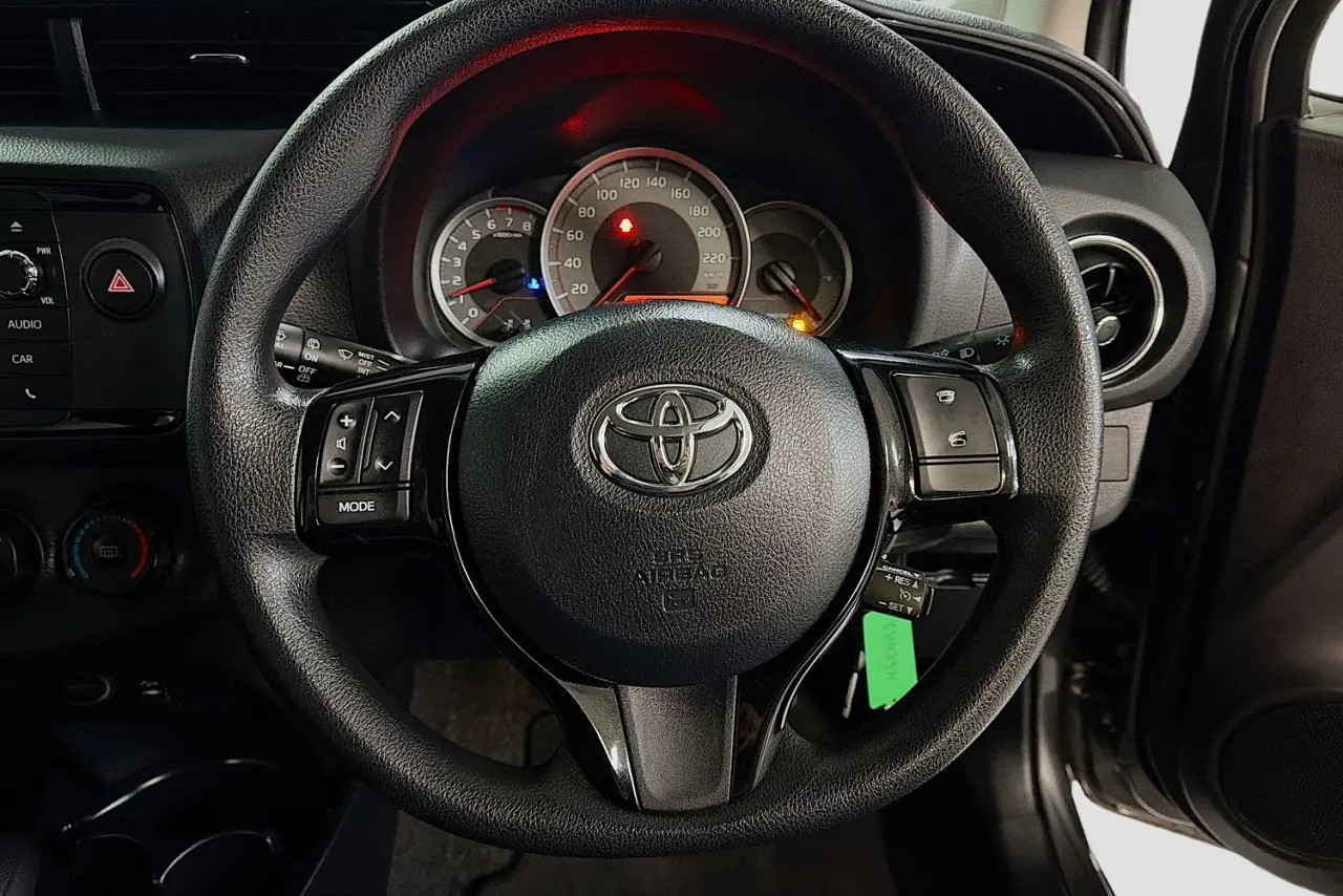 2018 Toyota Yaris Gallery Image 19