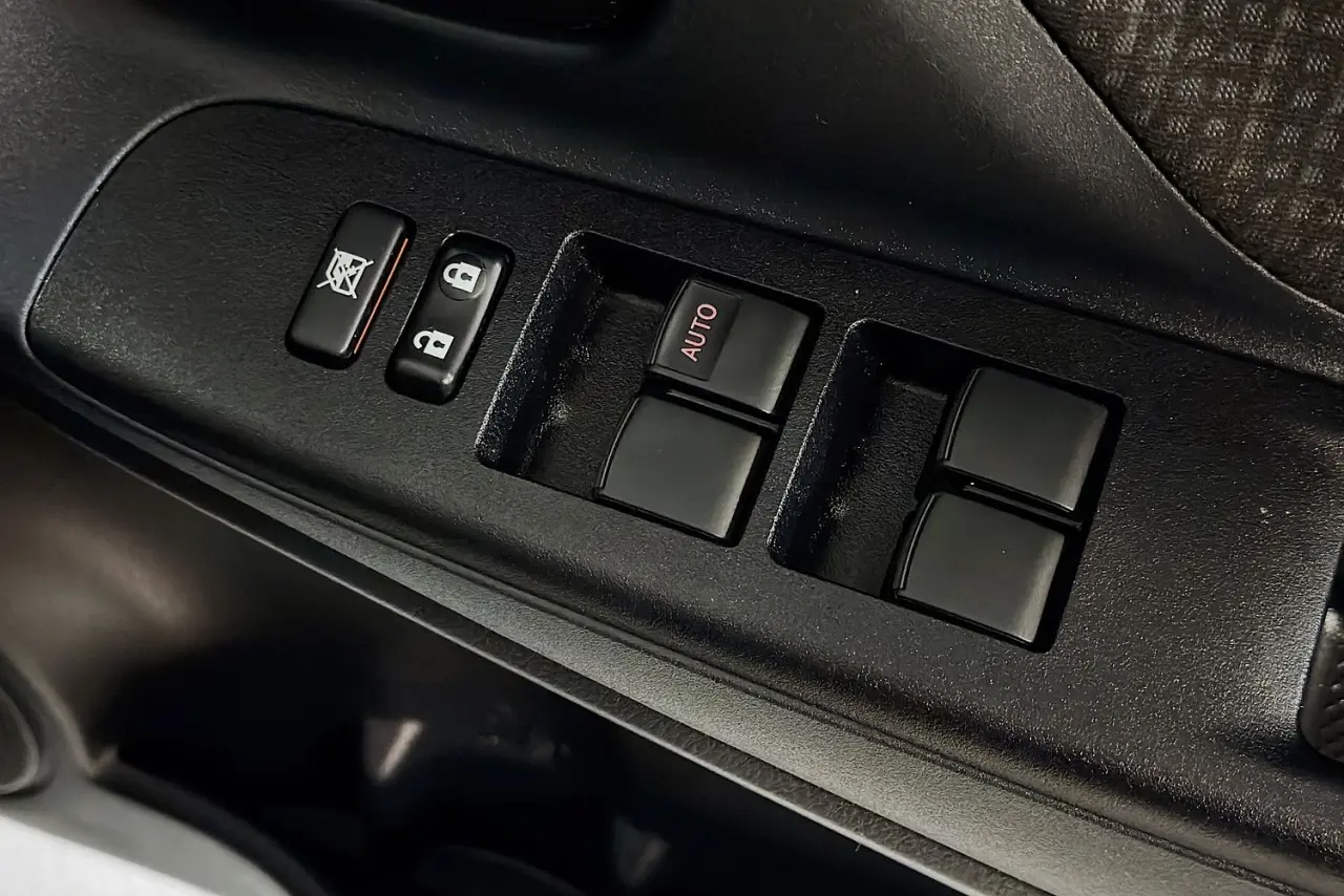 2018 Toyota Yaris Gallery Image 22